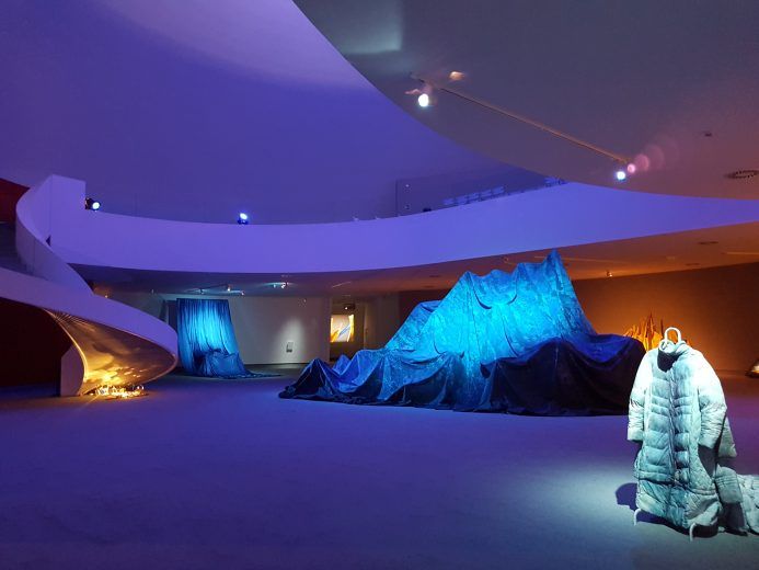 1.-Centro-Niemeyer-Amanda-Coogan-693x520
