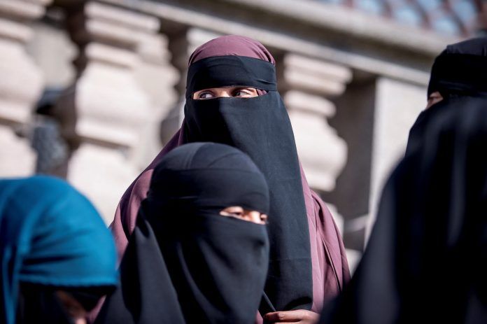 Dinamarca aprueba prohibir el uso del burka y el nicab en lugares públicos